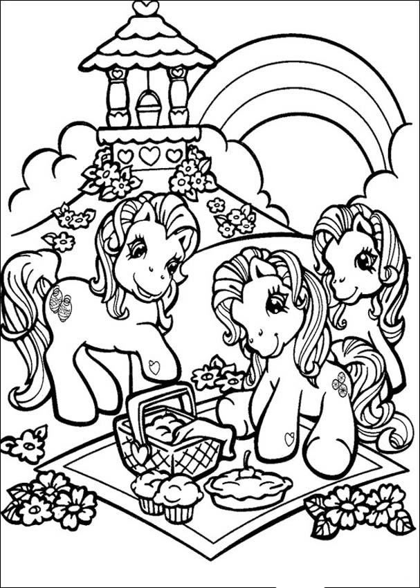 Picnic coloring pages to download and print for free